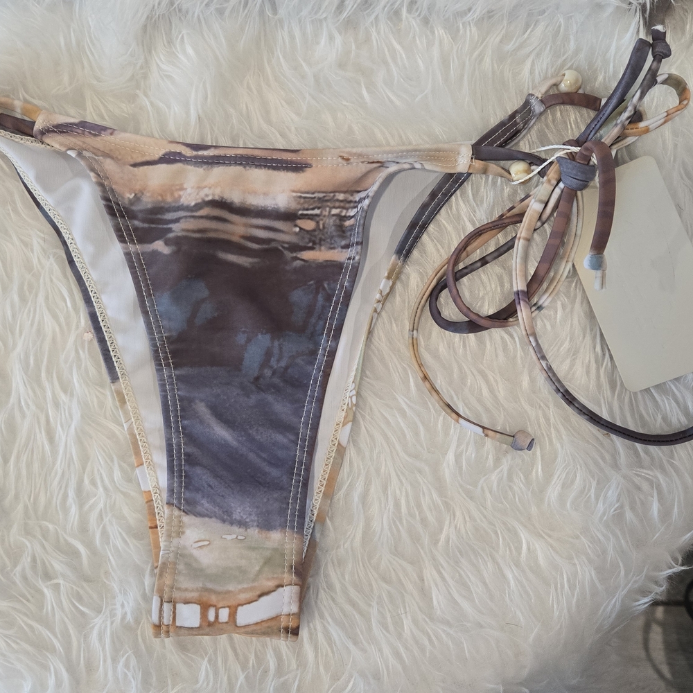 Chic Abstract Bikini Bottom